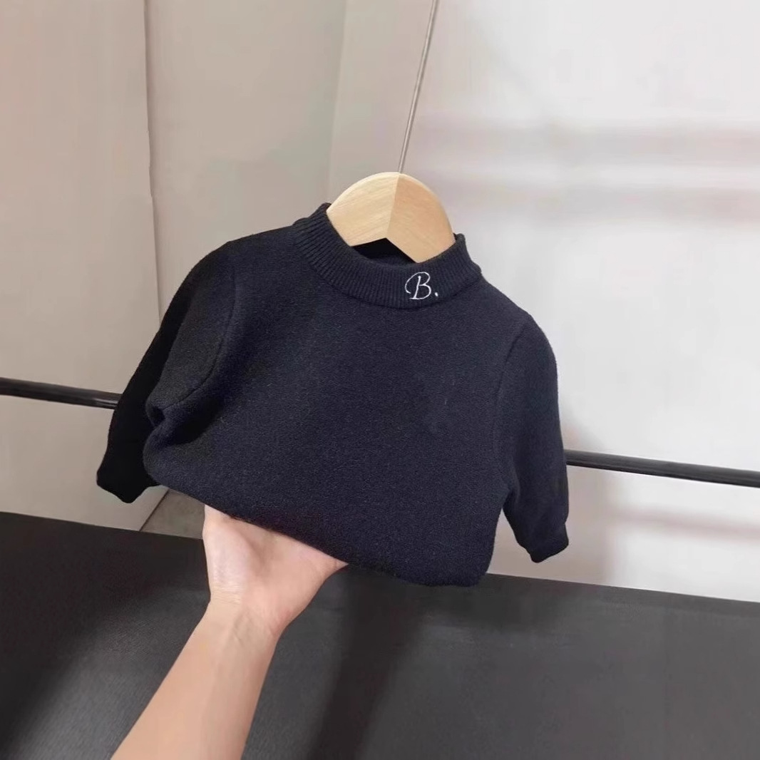 얇은 검정색 스웨터 칼라 문자 B