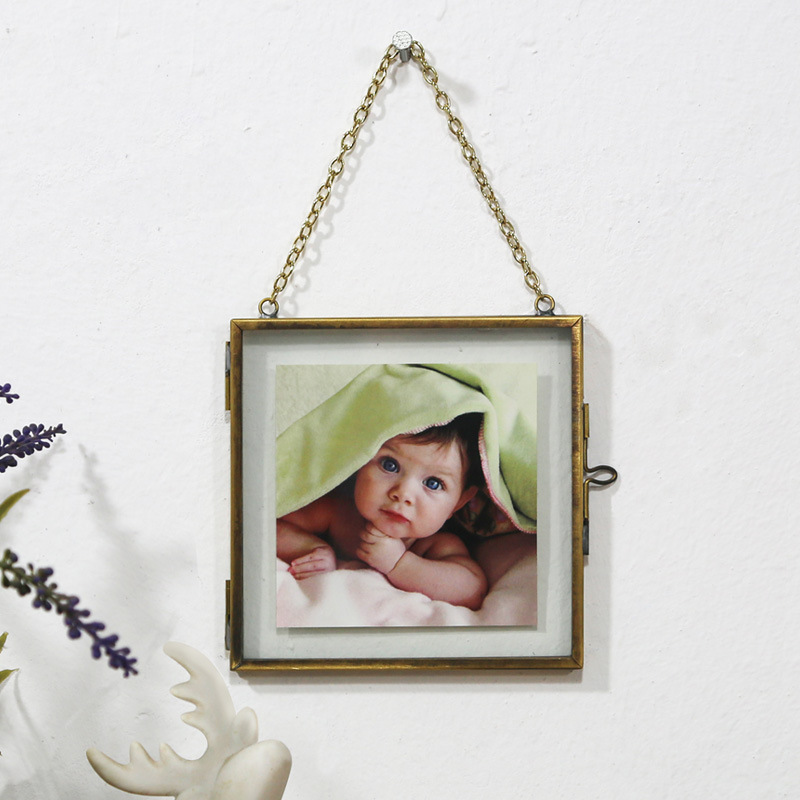 Factory Wholesale Hanging Glass Photo Frame Square Retro Copper Photo Frame Metal Wall Hanging Glass Embossed Picture Frame Factory Wholesale Hanging Glass Photo Frame Square Retro Copper Photo Frame Metal Wall Hanging Glass Embossed Picture Frame
