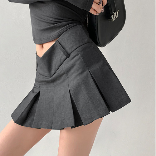 White skirt Sexy anti-exposure shows the figure pleated skirt hot girl low-waist, slimming, pure desire short skirt spring and summer new style