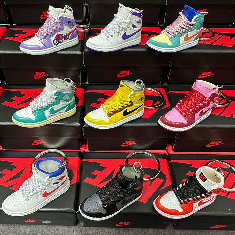 aj Shoe Mold Keychain nba Basketball Kobe Bryant Bag Pendant Mini Basketball Shoes Jewelry Creative Personality Gift