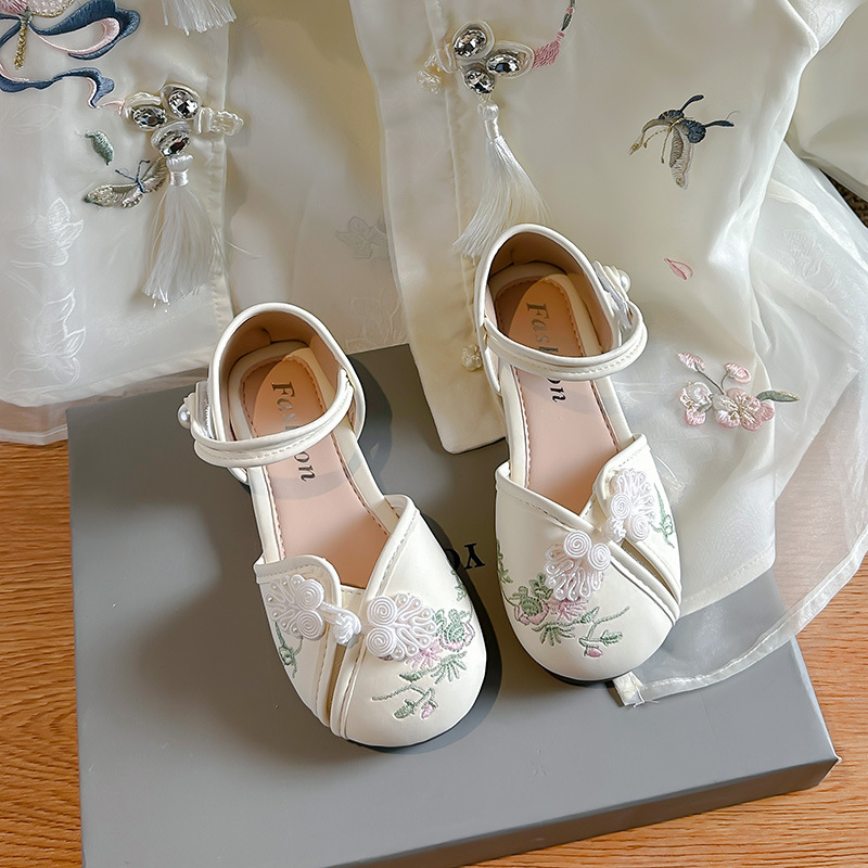 Sandalias para niñas Zapatos Hanfu para niños bordados de estilo chino 2025 verano nuevo estilo Baotou niña zapatos de cuero de princesa de estilo antiguo