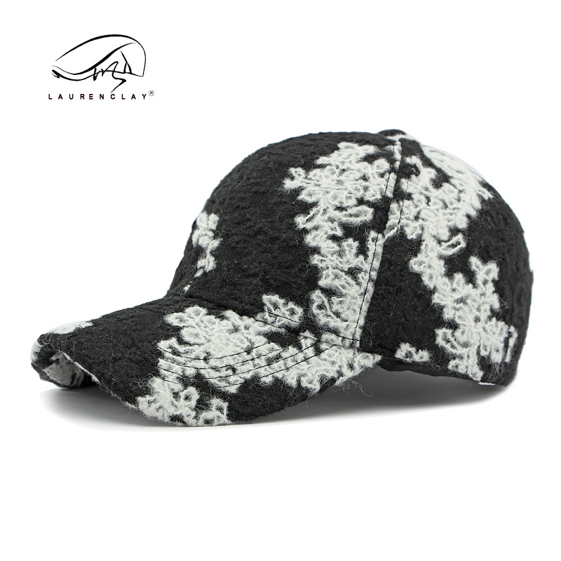 Estilo étnico personalizado jacquard Tapa dura gorra de béisbol de las mujeres otoño e invierno nuevo sombrero de las mujeres retro borde curvo casquillo enarbolado estilo coreano