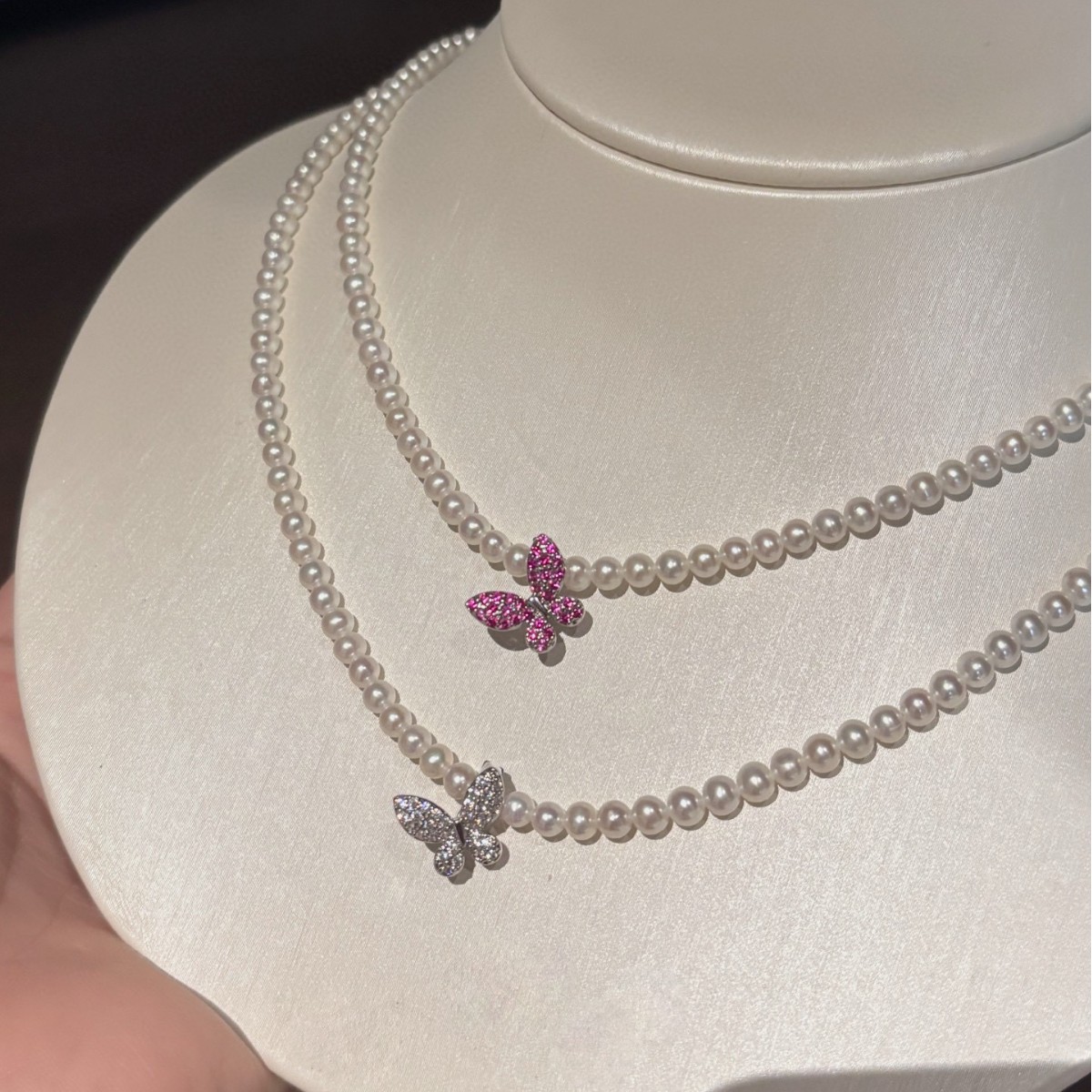 New butterfly natural freshwater pearl necklace with versatile clasp, sweet and fresh collarbone chain, exquisite, compact, elegant, and versatile