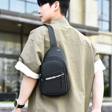 新款胸包男士斜挎包时尚休闲男单肩包轻便简约腰包潮流运动小背包