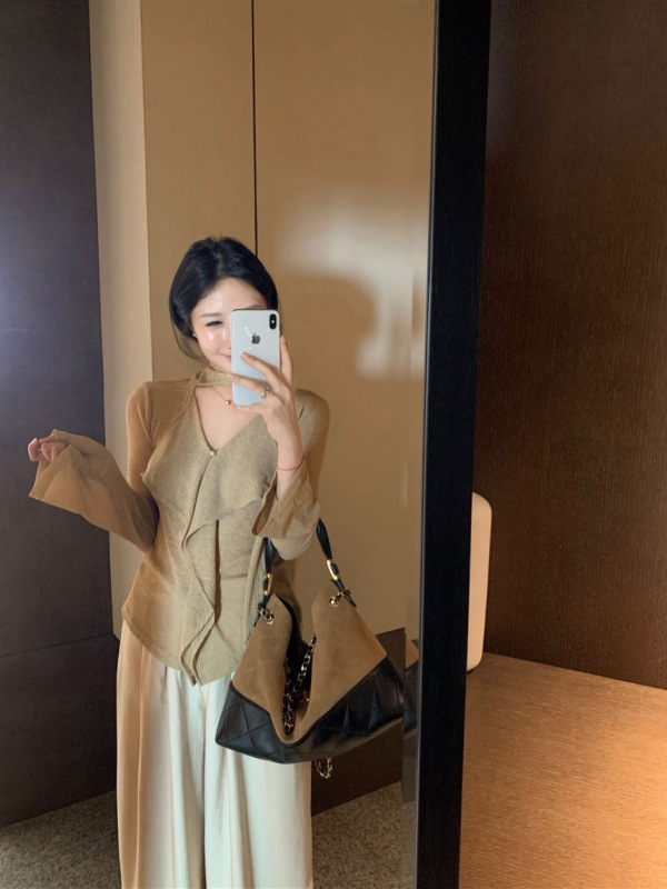 松弛系设计感飘带V领长袖T恤女2025秋季新款修身显瘦小众chic上衣|undefined