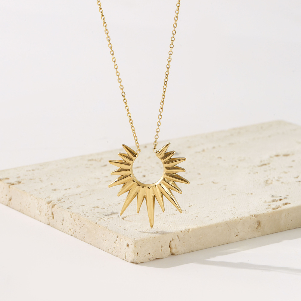 Fashionable brand necklace solar-powered