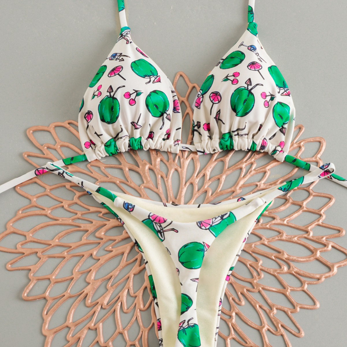 Dameskleding: Sexy stringbikini set, tweedelig badpak, sneldrogend polyester, bescheiden bedekking, klaar voor strand en zwembad._voghion.com