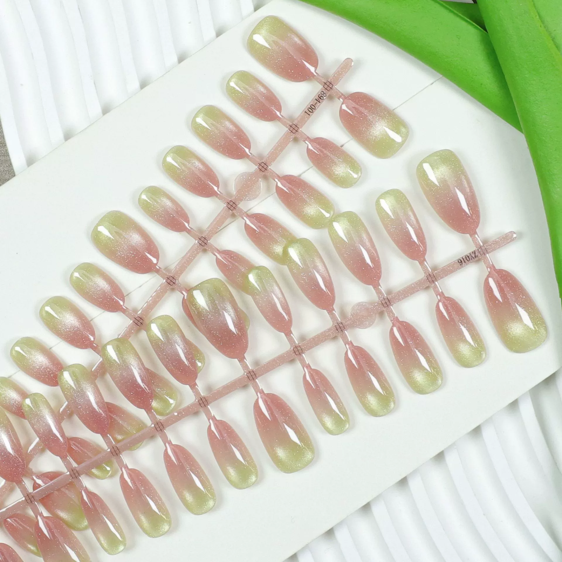 Весенний день сладкий гуава розовый зеленый градиент стеклянный бусинок кошачий глаз