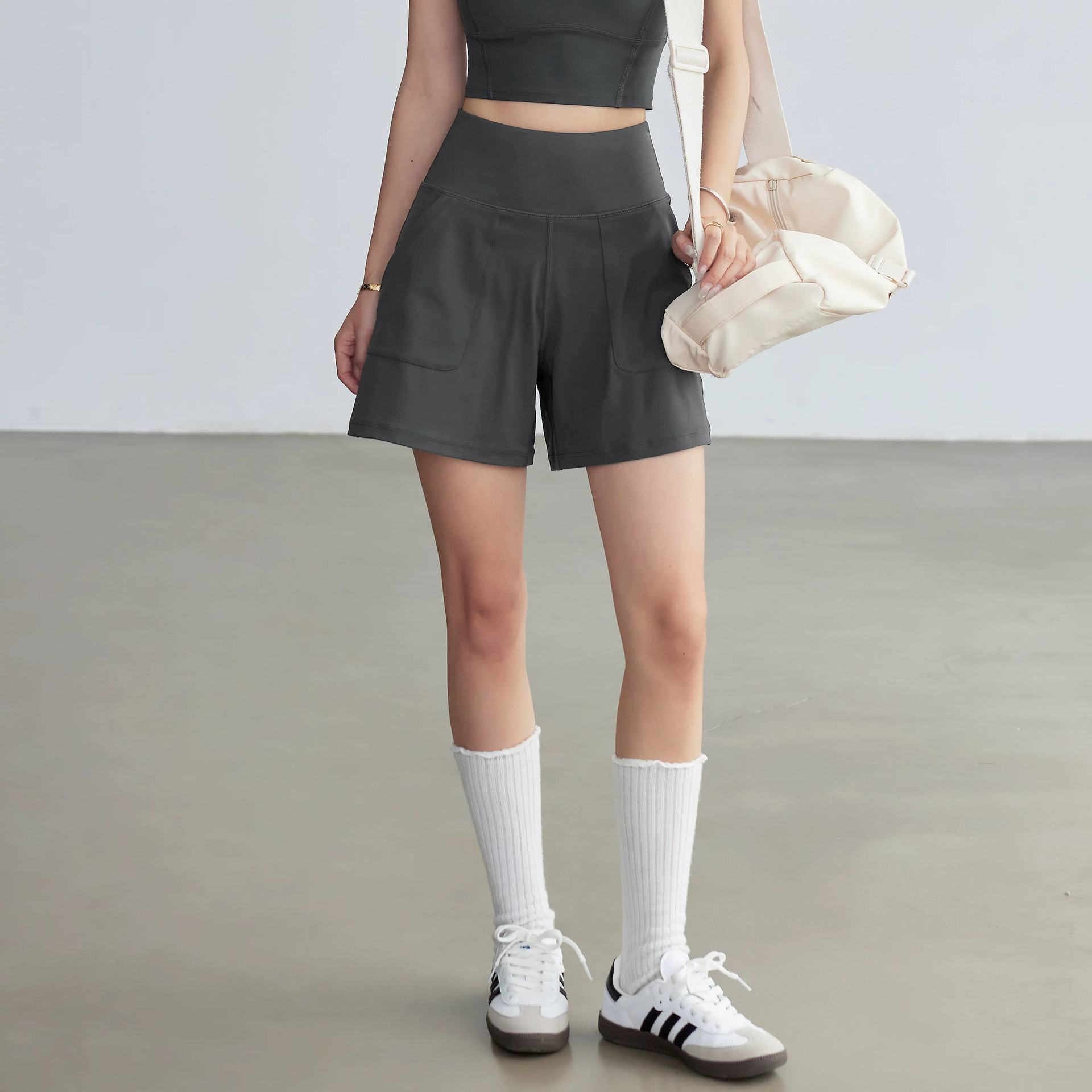 Trajes deportivos 2026 nuevos pantalones cortos de mujer ropa casual de tamaño grande suelta entrenamiento de carrera pantalones rápidos secos ropa de fitness