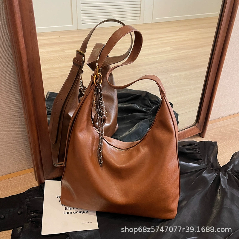 Shoulder Bag, capacious one-shoulder zipper design, high-end winter 2024