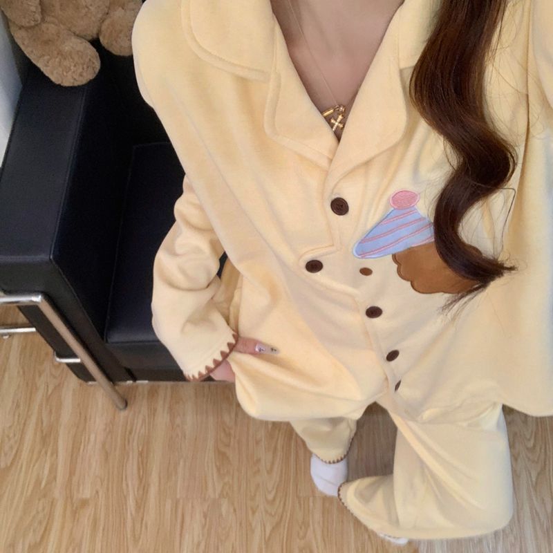 Al por mayor transfronterizo lindo cachorro pijama de cachemira mujer nuevo otoño invierno caliente ropa de casa cardigans dibujos animados dos piezas