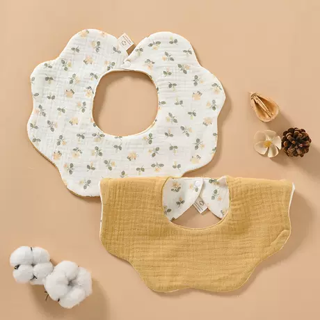 Double-sided + middle waterproof bib [camellia]