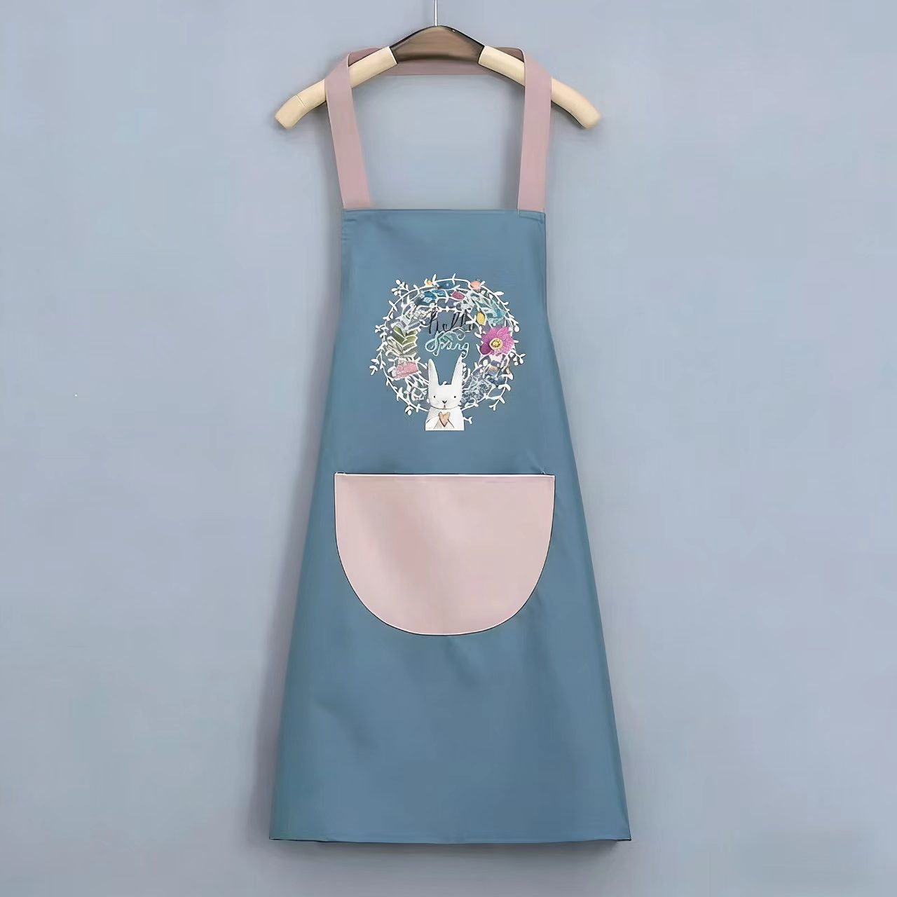 파란색 토끼 인형