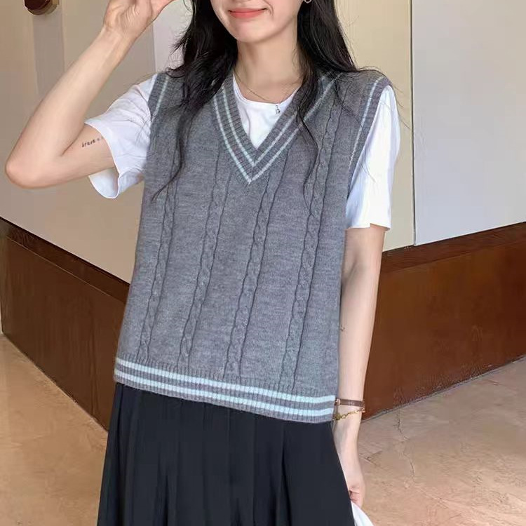 College-style Vest Women's New 2024 New Autumn and Winter Sweater Vest Women's Outer Knitted Shoulder Stacked Vest