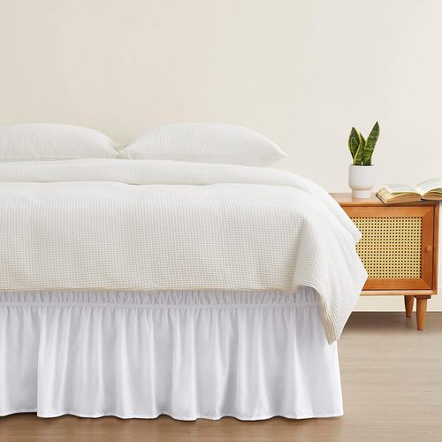 Solid-color bed skirt, single-piece bedskirt with elastic trim to conceal imperfections, featuring a white, dust-proof bed cover.