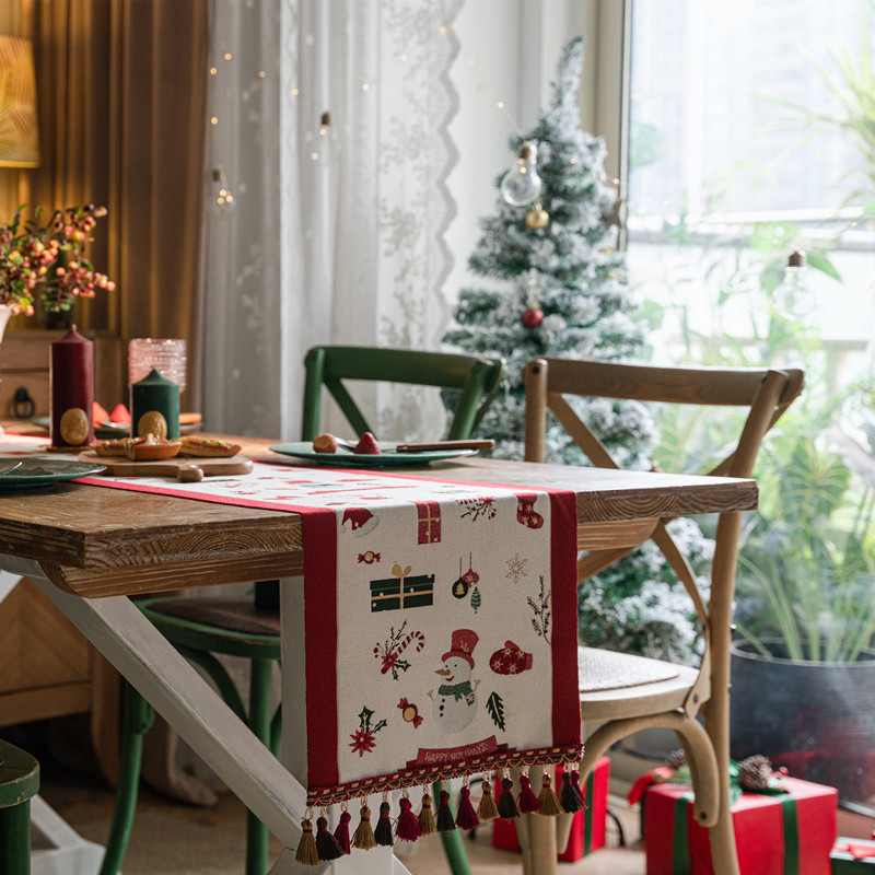 Weihnachtsdekorationsanordnung, Polyester-Quasten-Tischläufer, garngefärbter Jacquard-Schneemann, Weihnachtsbaum, Weihnachtstischdecke_voghion.com