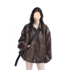 アメリカの街のレトロな機関車の服の黒い皮の服のコートの女性の春秋重ポンドのゆったりしているジャケットの上着