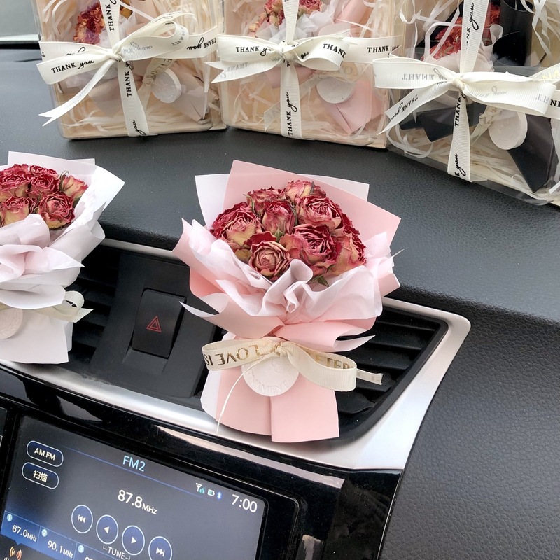 ミニカーローズドライフラワー小さな花束車の空気出口ペンダントアロマセラピー装飾お土産バレンタインデーギフト|undefined