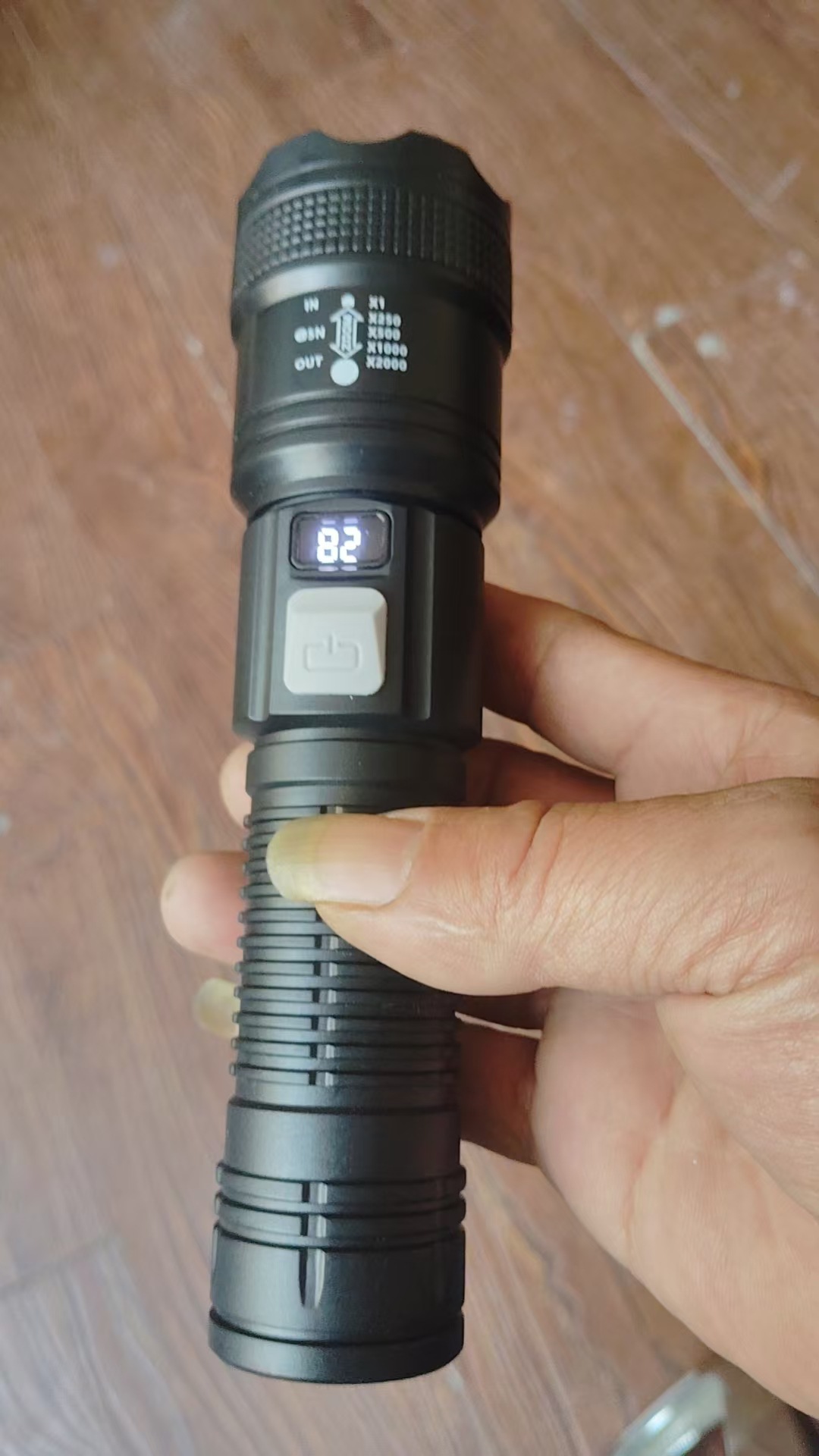 TY-908 [손전등 디지털 디스플레이] + 휴대폰 충전 가능