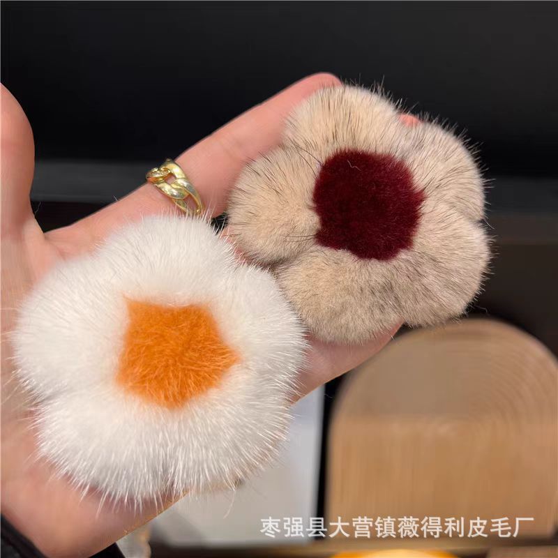 真水貂毛胸针小花朵毛衣背包配饰少女心可爱胸花西服 高档女 别针