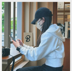 早秋季韩系短款灰色卫衣外套女2025新款修身收腰小个子连帽上衣薄