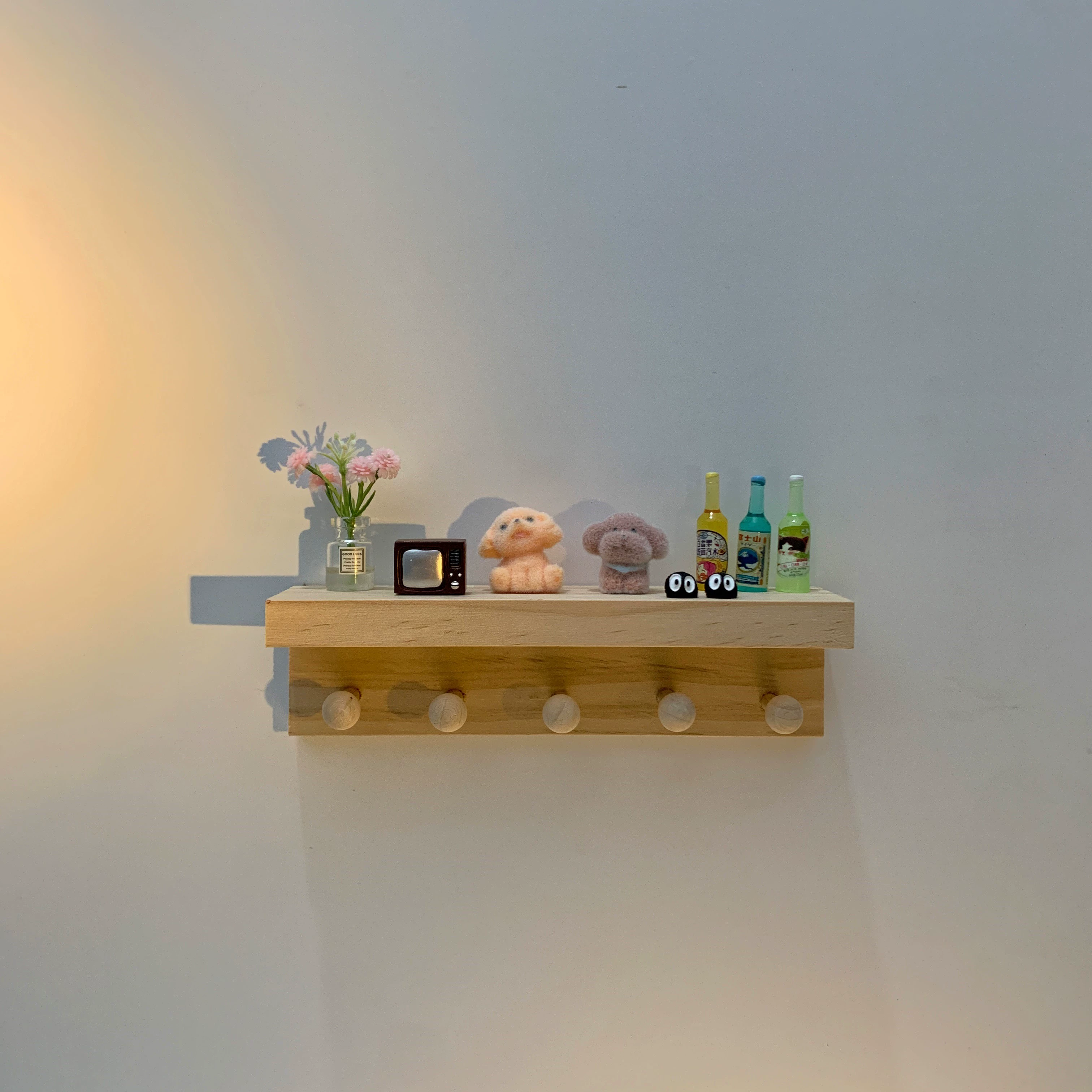Creative entrance porch hook, key hook, solid wood wall-mounted storage rack, modern simple ornaments decoration