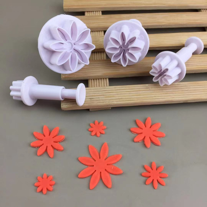 Little Daisy Flip Sugar Mold Flower Spring Cutting Mold Chrysanthemum Biscuit Embossing Mold DIY Cake Decoration Tool 4 Pack