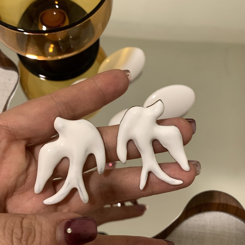 小众设计款复古白色珐琅独特耳环女2025新款高级感轻奢夸张耳钉|undefined