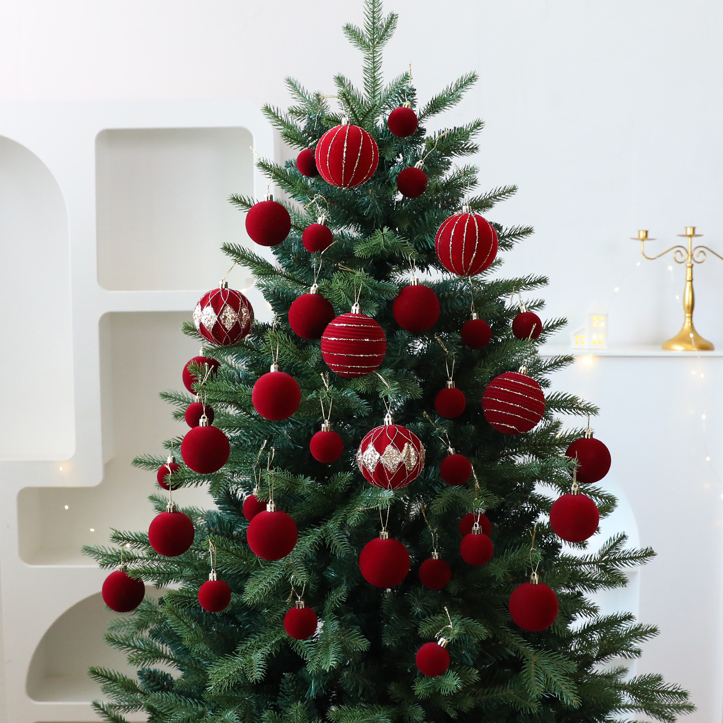 Juego de adornos navideños de terciopelo burdeos – 36 piezas de decoración navideña moderna acabada a mano para árboles y repisas (8 cm/6 cm/4 cm)_voghion.com