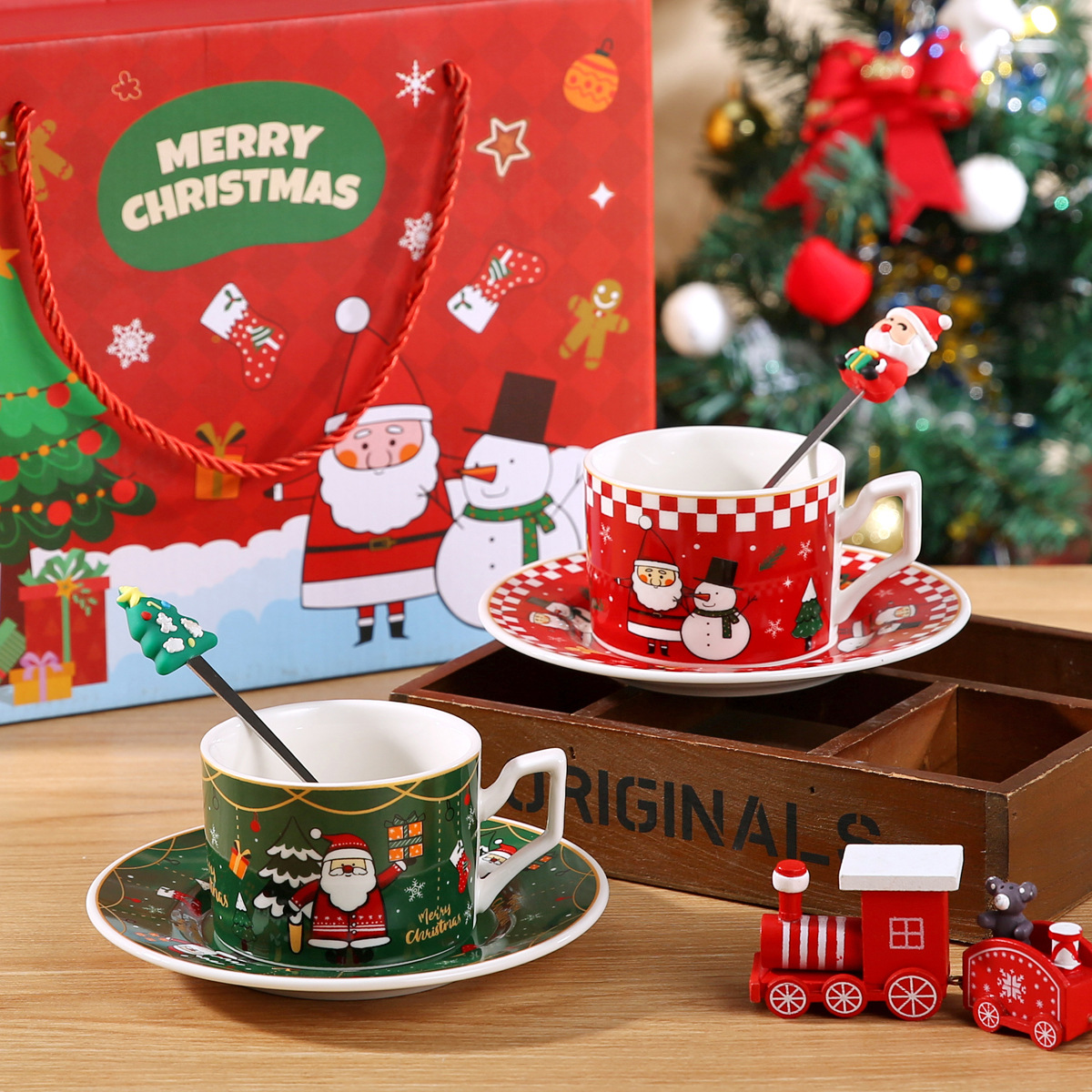 Taza de Navidad creativa Caja de regalo Taza y platillo Combinación de dos tazas y dos platillos Taza de café Vajilla de cerámica transfronteriza Taza Regalo