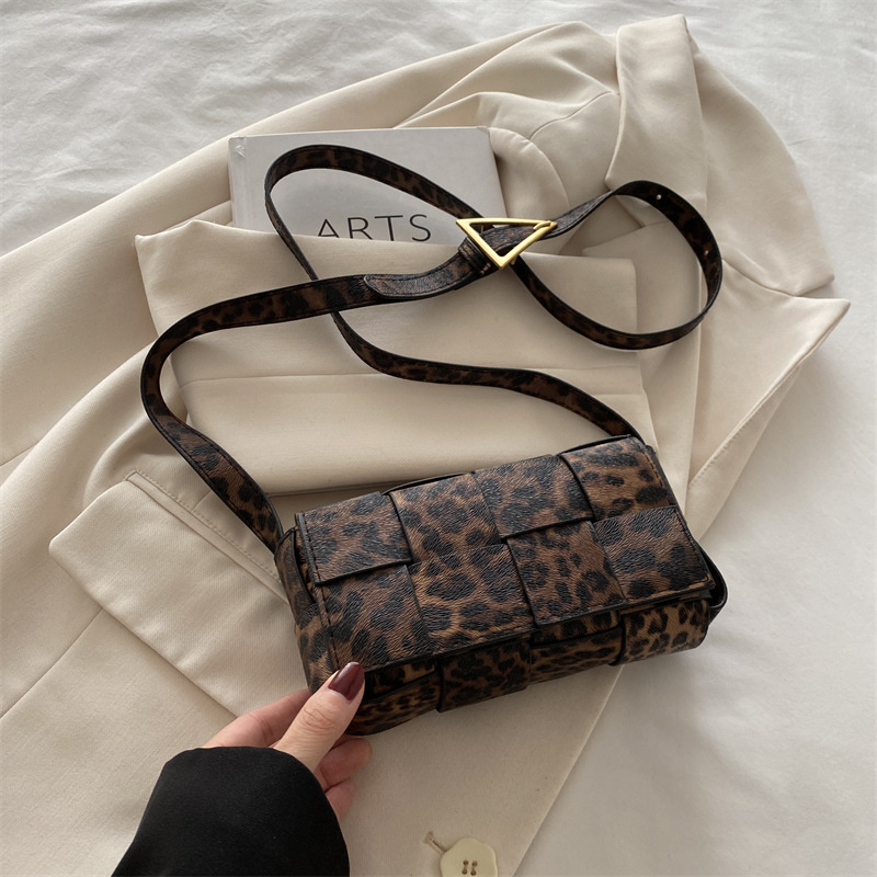 2024 red popularidad nicho de moda diseño de hombro mochila otoño invierno nuevo estilo versátil bolso casual bolso pequeño