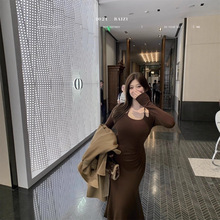 法式红色长袖挂脖连衣裙女秋冬圣诞穿搭性感包臀鱼尾生日礼服长裙