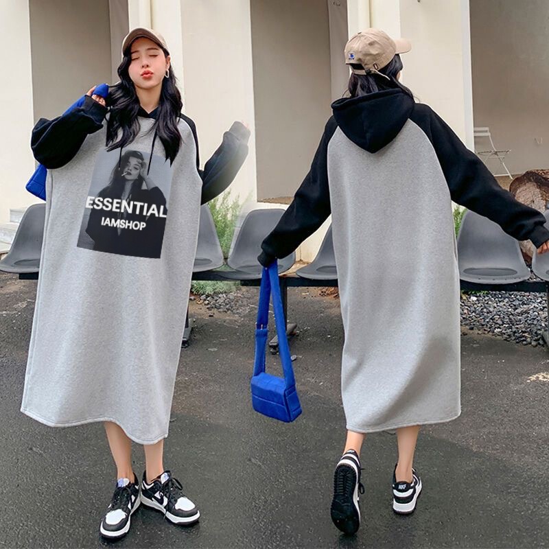 Fashionable and relaxed over-the-knee hoodie dress for plus-size women, with hooded raglan sleeves, Korean-style trendy and cool, maternity-friendly long dress Fashionable and relaxed over-the-knee hoodie dress for plus-size women, with hooded raglan sleeves, Korean-style trendy and cool, maternity-friendly long dress
