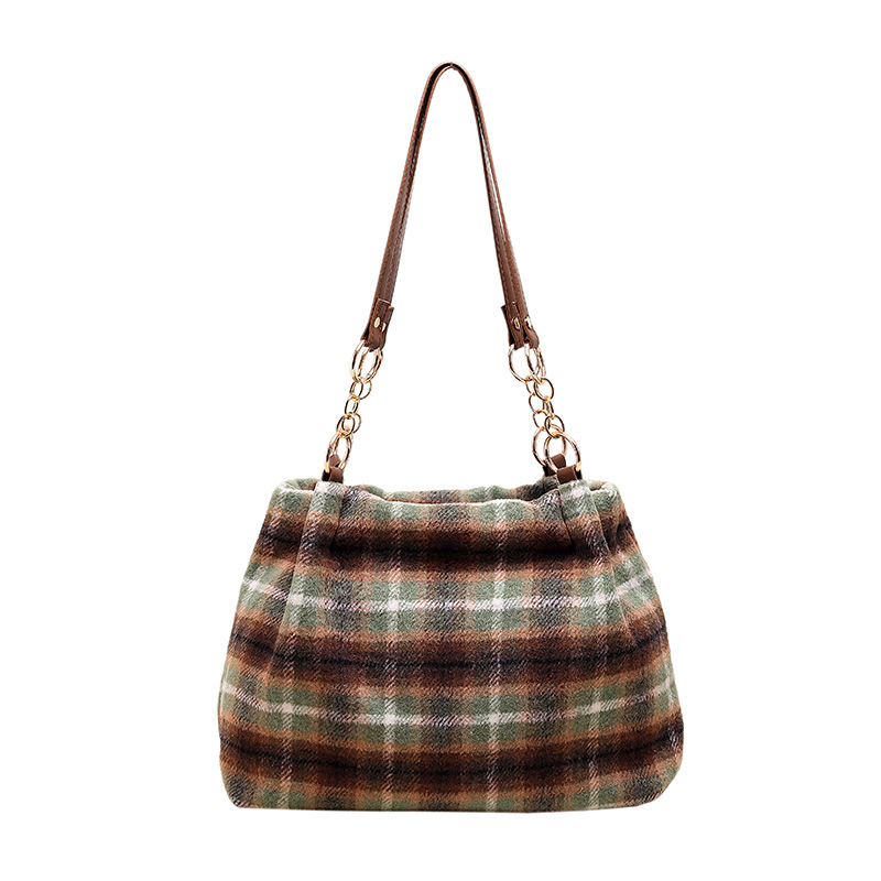 Large capacity tote female niche design, commuting outdoor travel bag, high-end casual autumn and winter new item_voghion.com