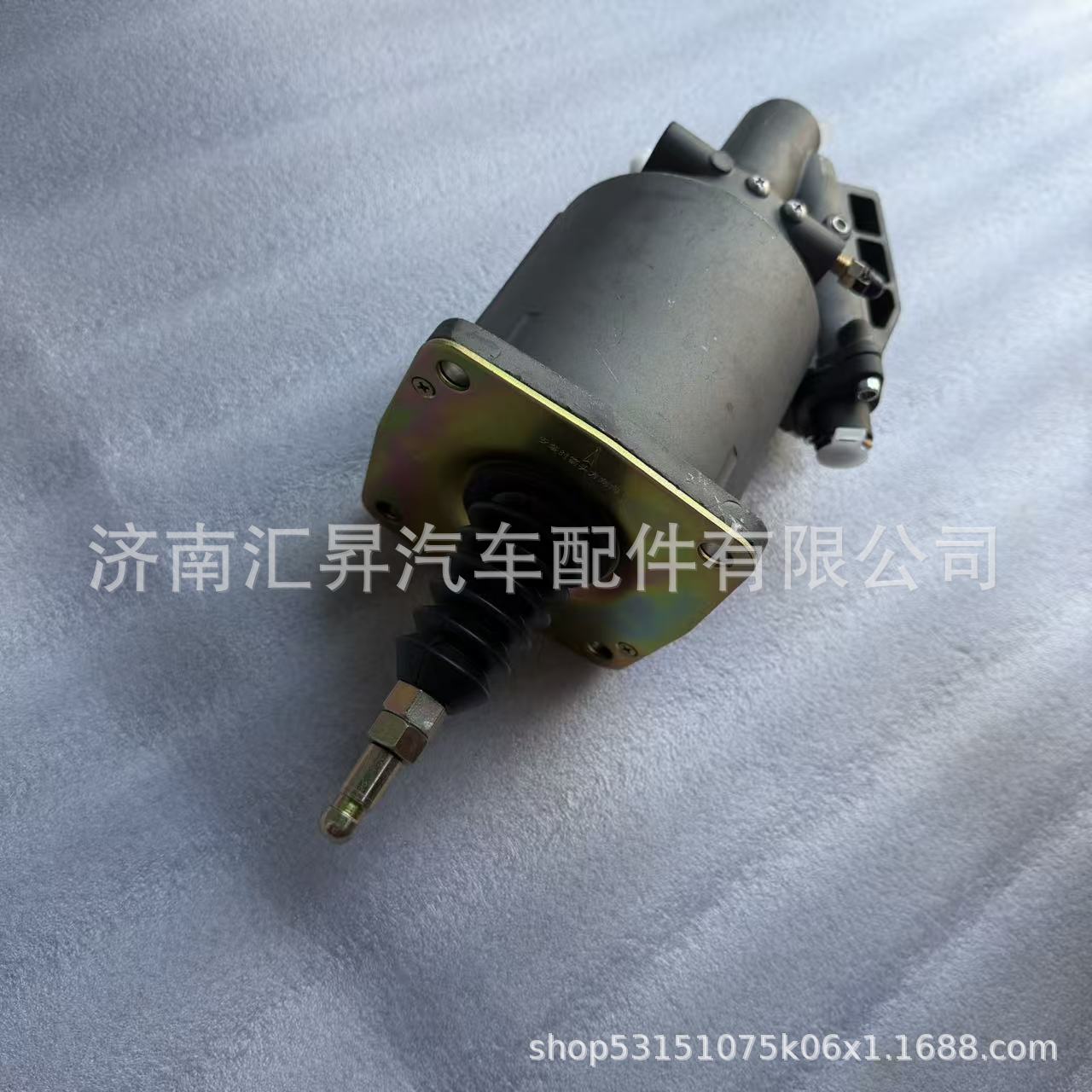 WG9725230041 Clutch booster cylinder (VOSS)