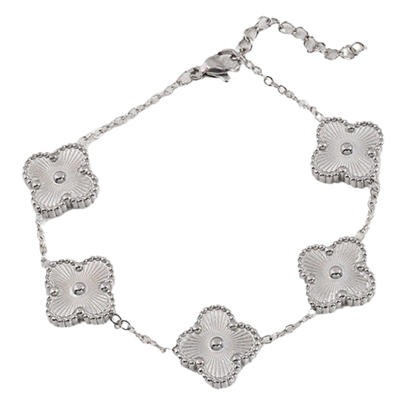 Pulsera de acero inoxidable estilo coreano con trébol de cuatro hojas, pulsera de lujo ligera y de alta gama para parejas, pulsera de acero titanio moderna y que no se decolora para mejores amigos