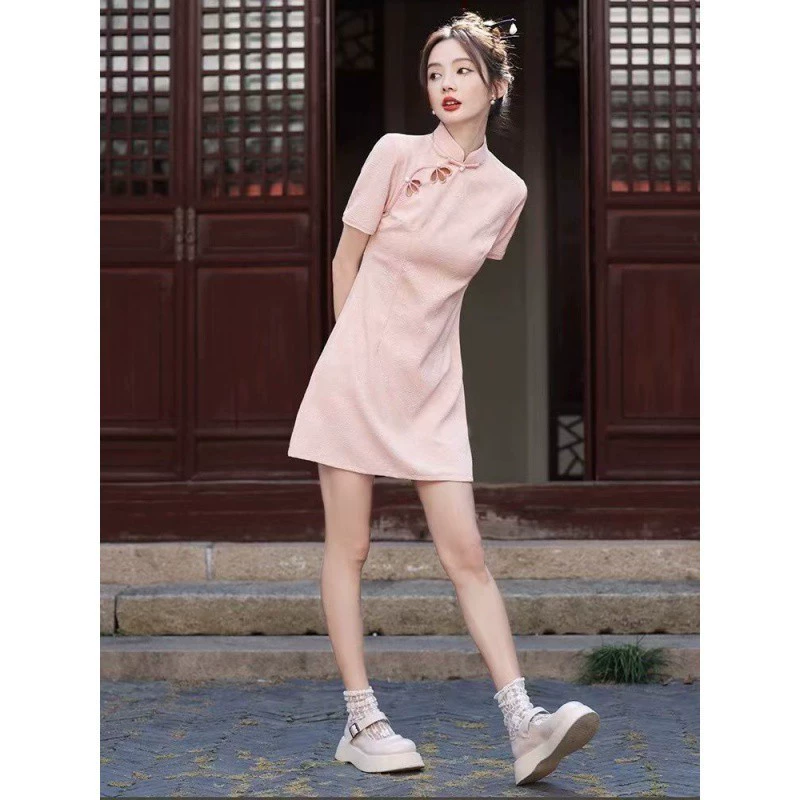 Новый стиль Cheongsam Молодые розовые девушки улучшенные маленькие люди короткие ежедневные национальные приливы женщины 2025 новый летний
