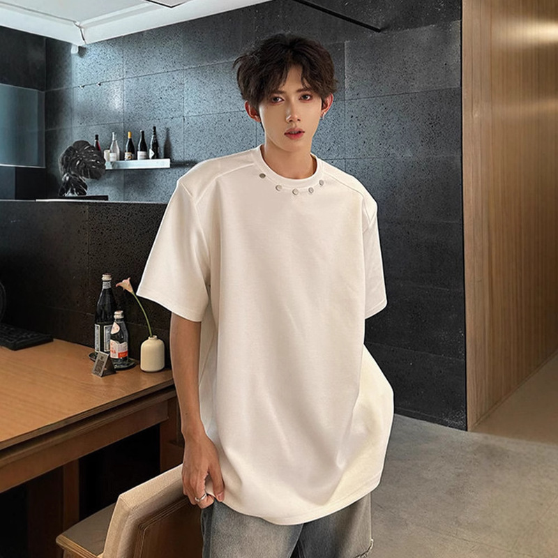250g Heavyweight American-Style Small Collar Metal Button T-Shirt for Men, Casual and Sophisticated Niche Design with Shoulder Pads, Short Sleeve, Wholesale