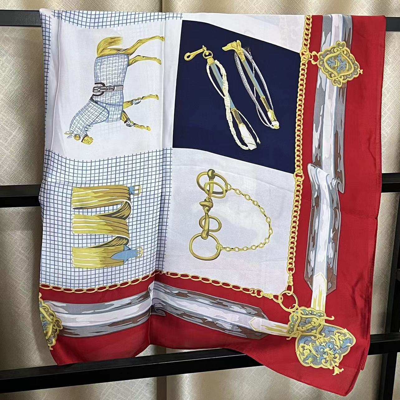 레드 그리드 골드 버클