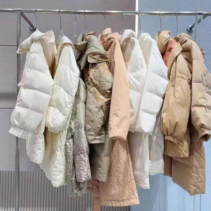 26 Winter Ailaiyi Eral Fashion Design Mid-Length Thickened down Jacket, Direct Supply from Store Clearance 26 Winter Ailaiyi Eral Fashion Design Mid-Length Thickened down Jacket, Direct Supply from Store Clearance