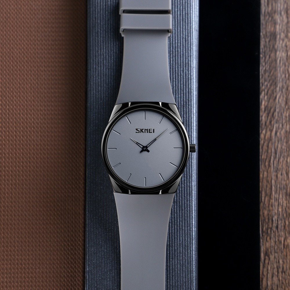 Momento de moda simple reloj de hombre de negocios 30 metros impermeable delgado transfronterizo venta caliente de dos agujas reloj de cuarzo