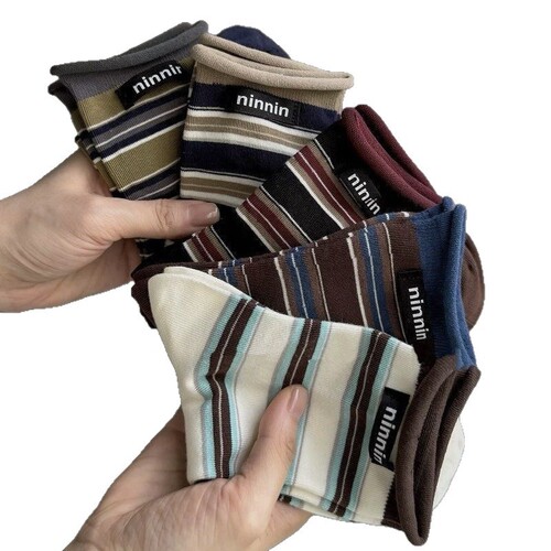 Light Retro Super Stylish~ Colorful Striped Edge Turned-Up Calf Socks for Girls, Ins Trendy, Versatile, Simple, Cotton Socks, Spring and Autumn