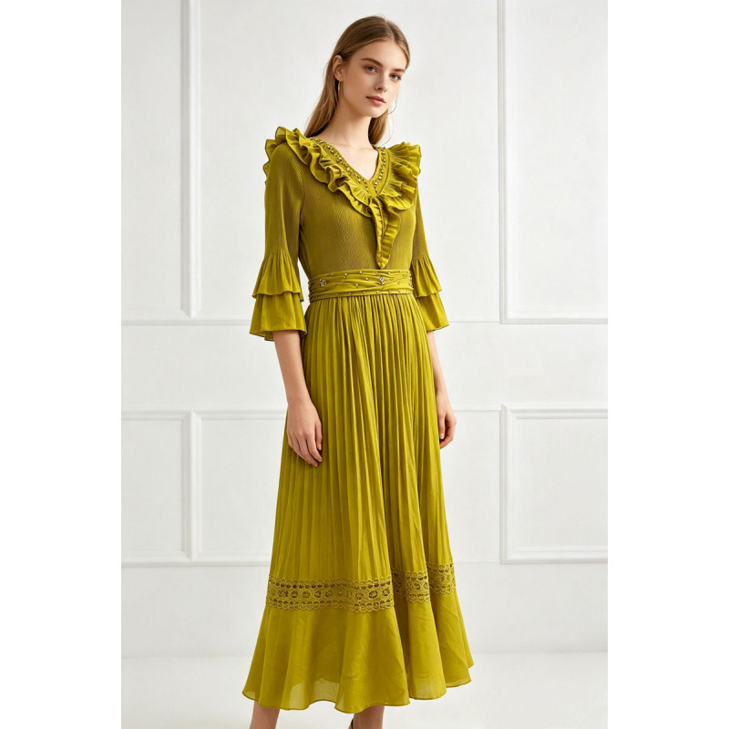 Loose-fitting, waist-cinching, ruffled, hollowed-out, beaded and studded dress with lotus leaf sleeves, plus-size women's clothing Loose-fitting, waist-cinching, ruffled, hollowed-out, beaded and studded dress with lotus leaf sleeves, plus-size women's clothing