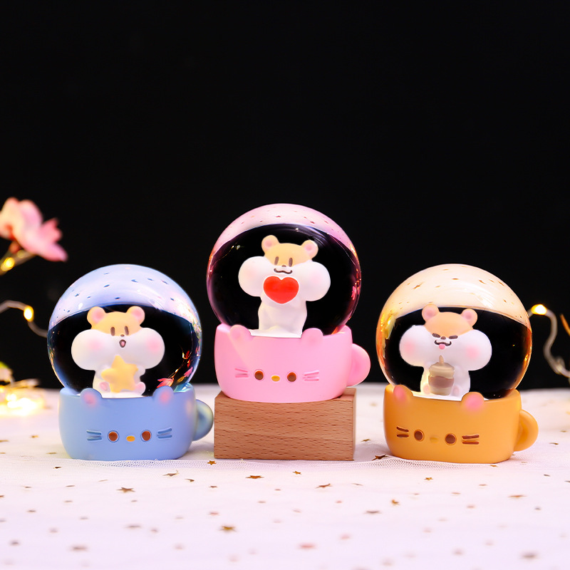 Cartoon brillante flocos de nieve mini agua adornos leche té ratón bola de cristal regalo regalo de cumpleaños para niños fábrica al por mayor