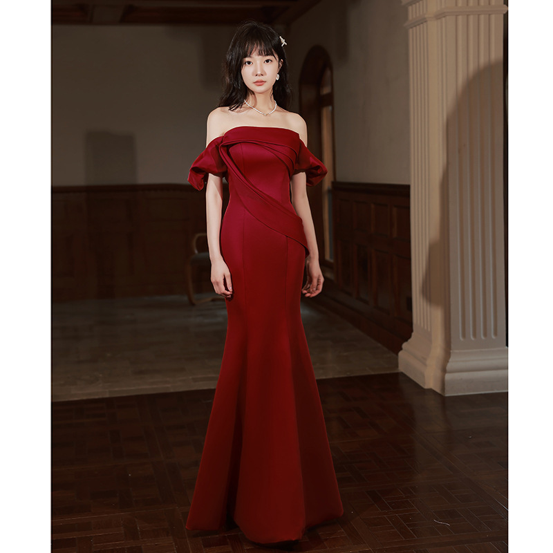 Off-The-Shoulder Toast Dress for Brides, Autumn Burgundy Wedding Engagement Evening Gown, Light Luxury Niche Mermaid Dress