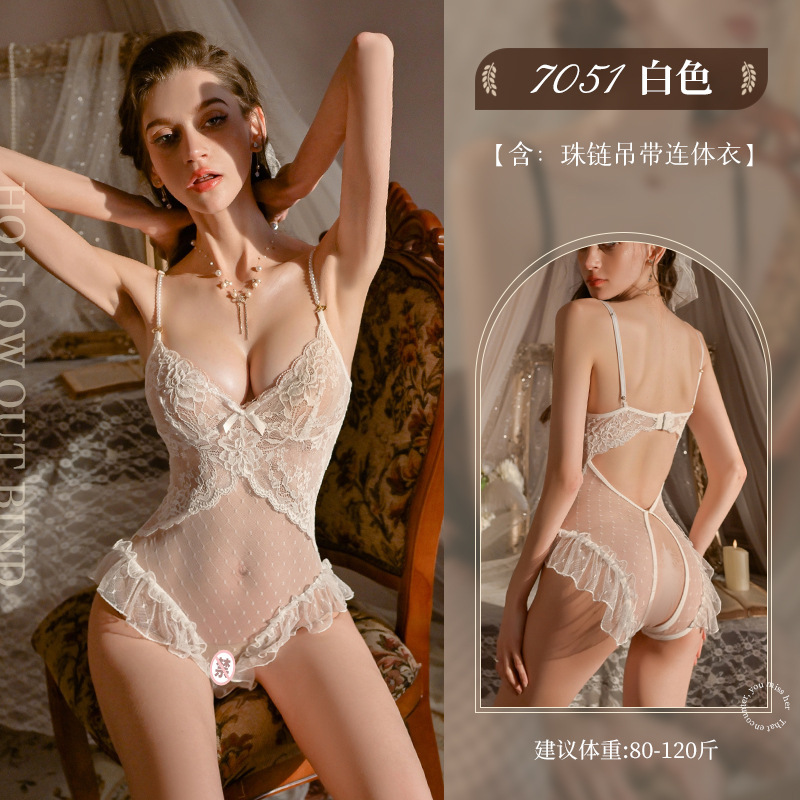 Admirando la ropa interior francesa de encaje de perla entrepierna abierta junkie sexy coqueteo perspectiva sin pijamas 7051