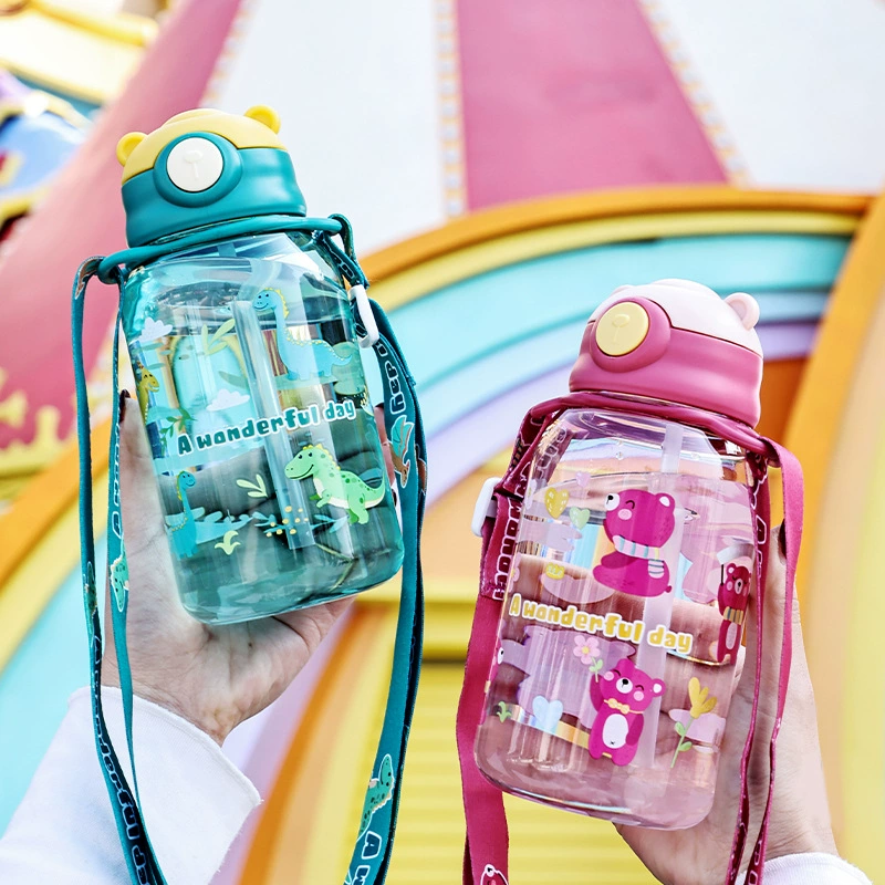 Douyin трансграничная детская чашка Amazon с мультяшным медведем, чашка для воды с ремешком для учеников начальной школы, насадка для чайника, пластиковая подарочная чашка