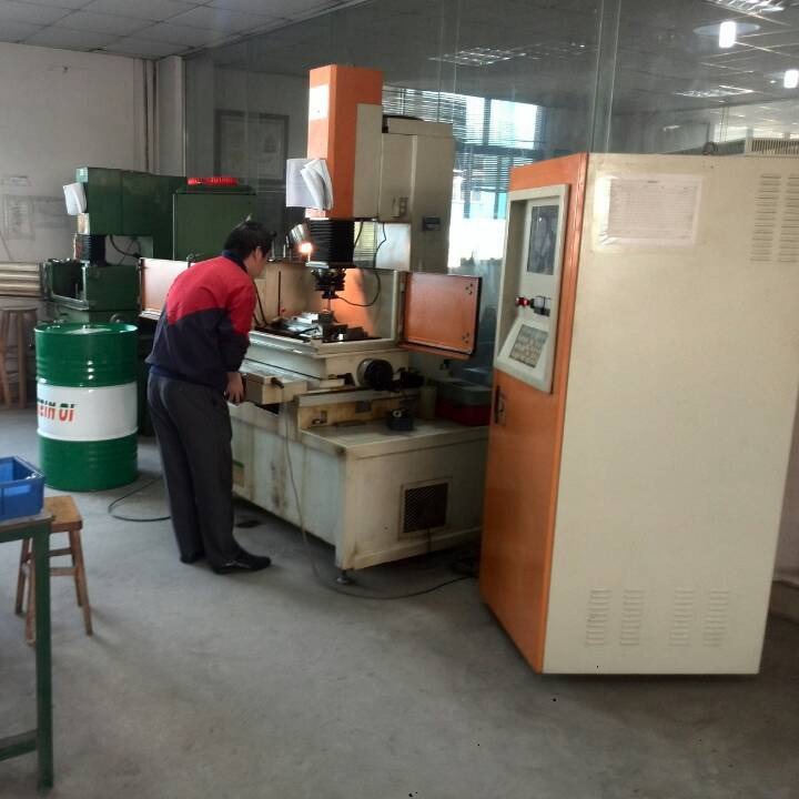 专业厂家水晶头模具，水晶头金片，水晶头自动化生产设备精密耐用