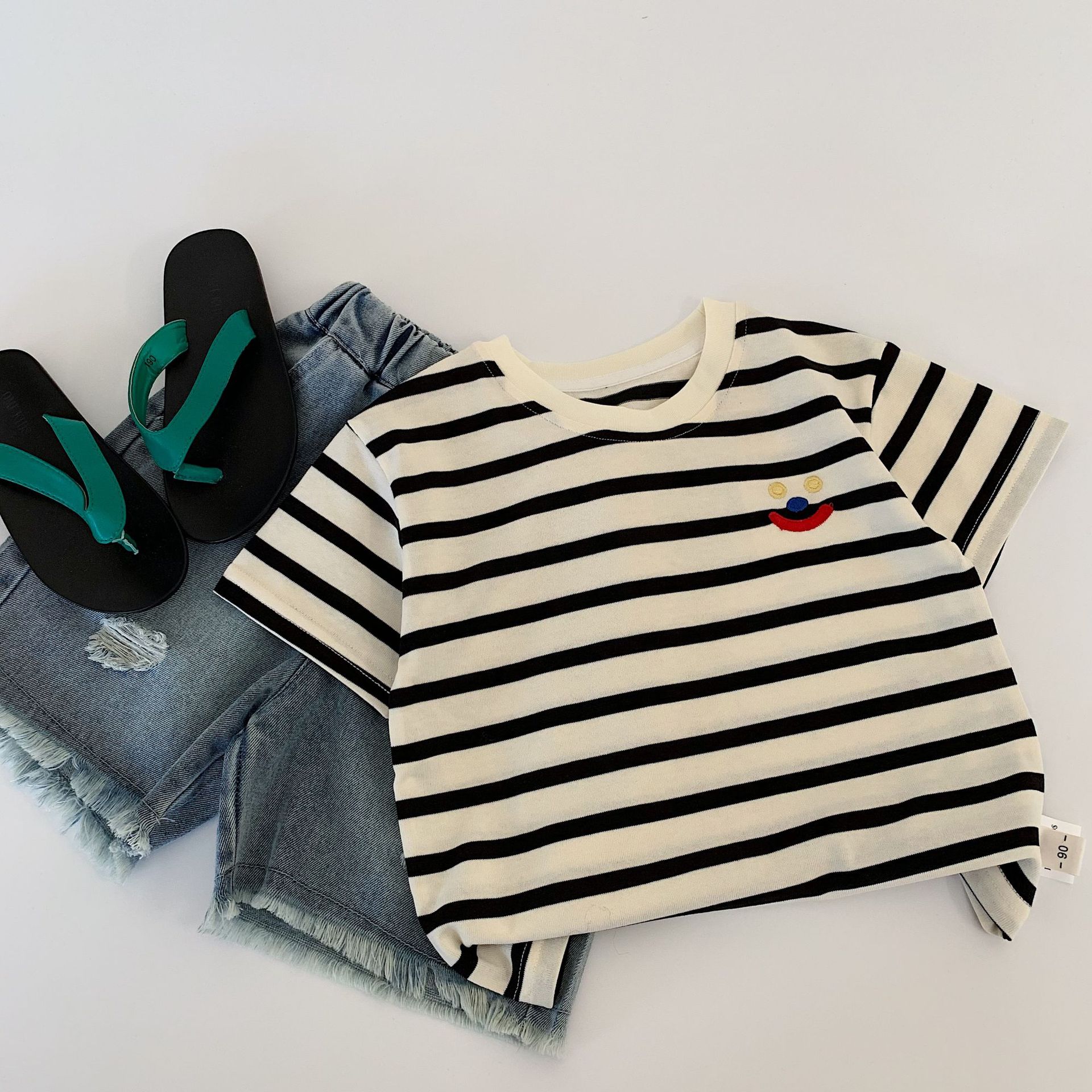 Camiseta de verano de manga corta para niños Maibao Camiseta de verano para niños de clase A Camisa de fondo a rayas para niños al por mayor