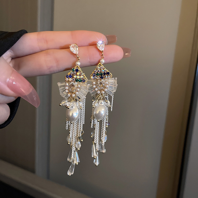 Aguja de plata con diamantes de cristal pendientes de bordilla estilo nacional pendientes de temperamento pequeño ligero lujo de alta calidad industria pesada exageración pendientes